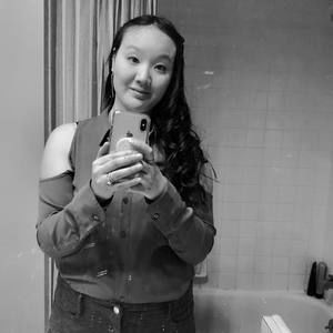 Meet your Posher, Crystal